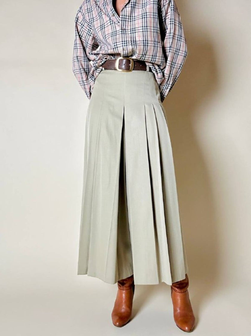 Falda/pantalón color arena con detalle plisado