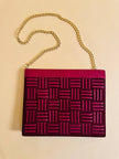 Borsa in camoscio borgogna con infilature in pelle in tinta 