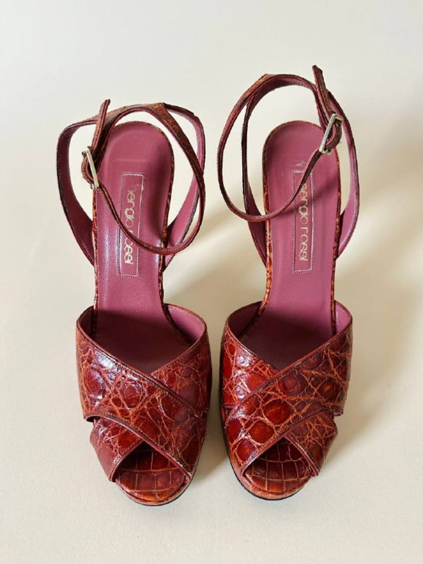 Sandali Sergio Rossi in pelle stampa coccodrillo color ruggine