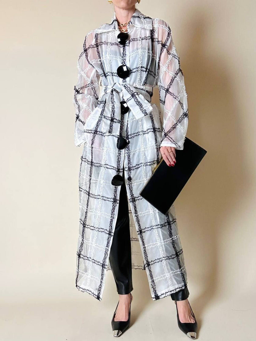 Trench lungo in organza di seta bianca operata con maxi bottoni neri “Emporio Armani”