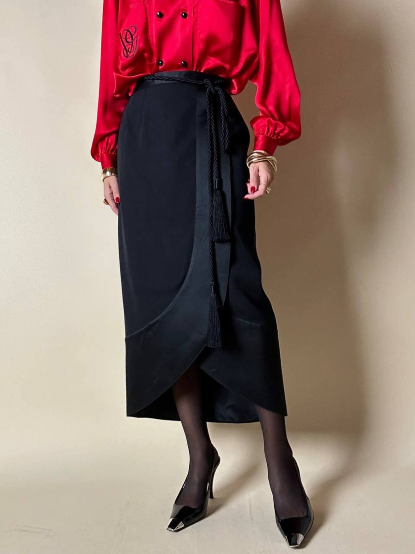 Gonna tulip nera in rasato di lana con riporti in raso “Guy Laroche”