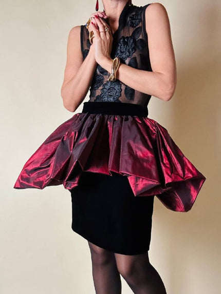 Minigonna in velluto nero con maxi ruches in taffetà bordeaux “Gabriella Ceroni”