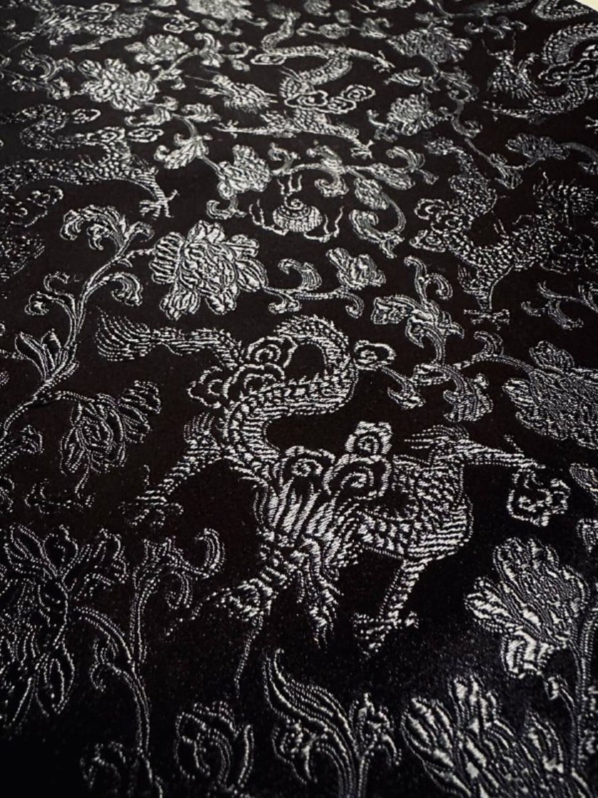 Abito a fascia in broccato di seta nero fantasia orientale