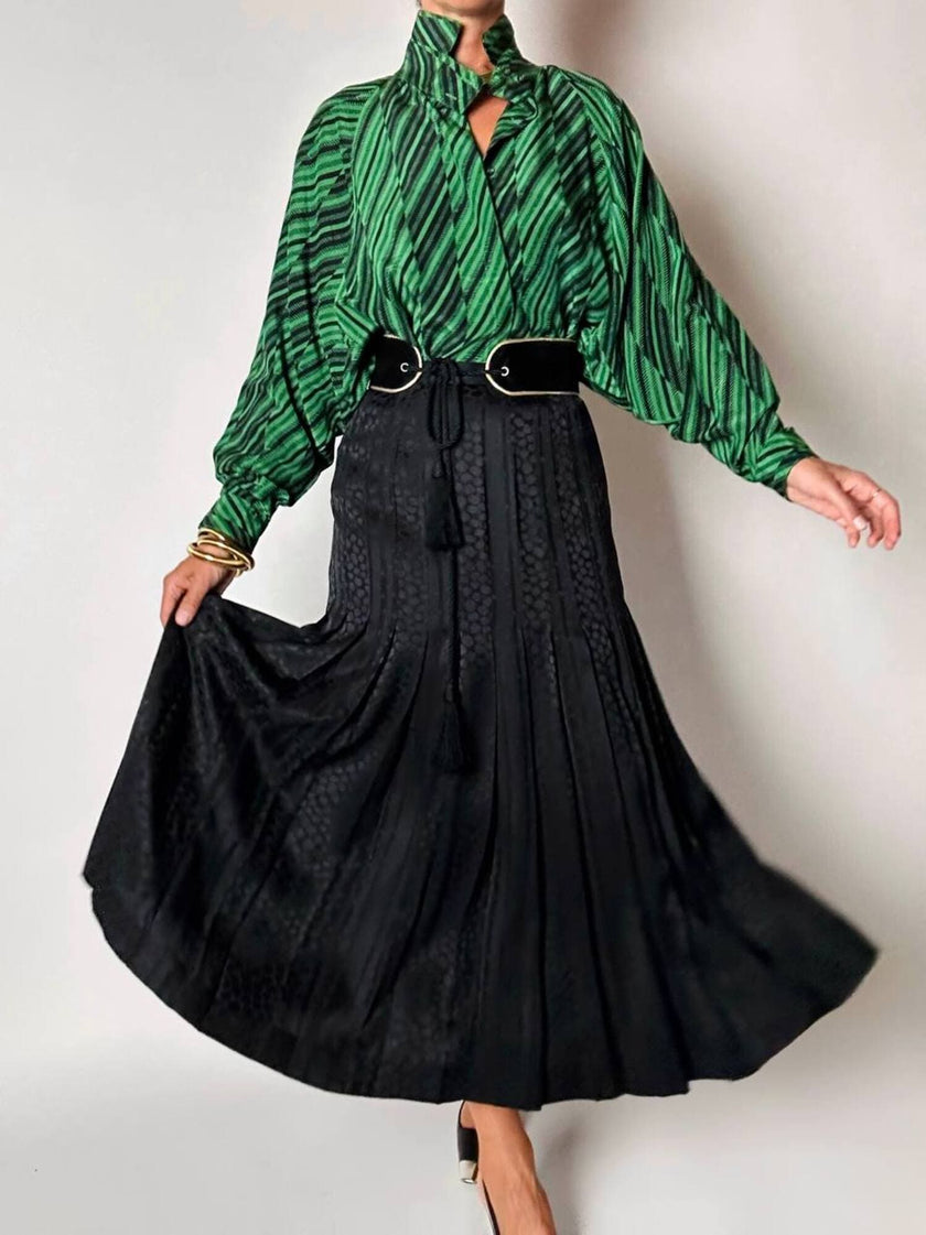 Gonna vintage Valentino in seta jacquard nera con lavorazione plissé