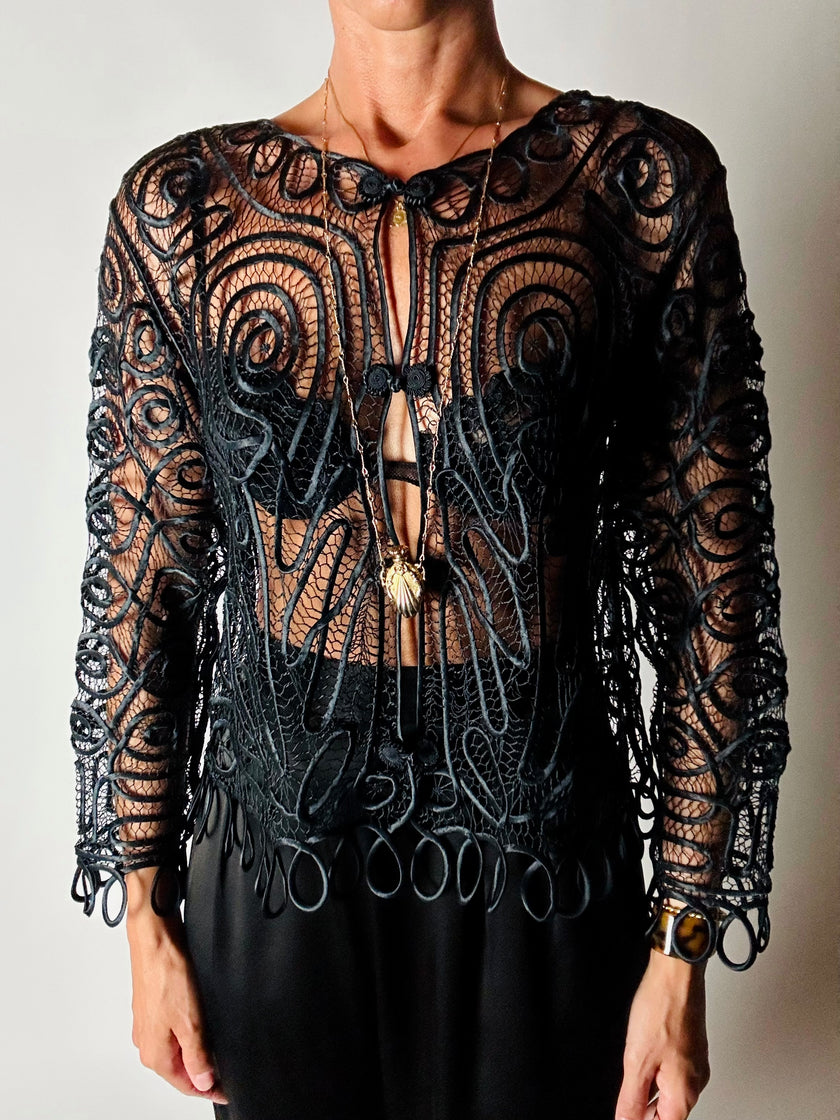 Giacca vintage in seta nera con ricami soutache e alamari