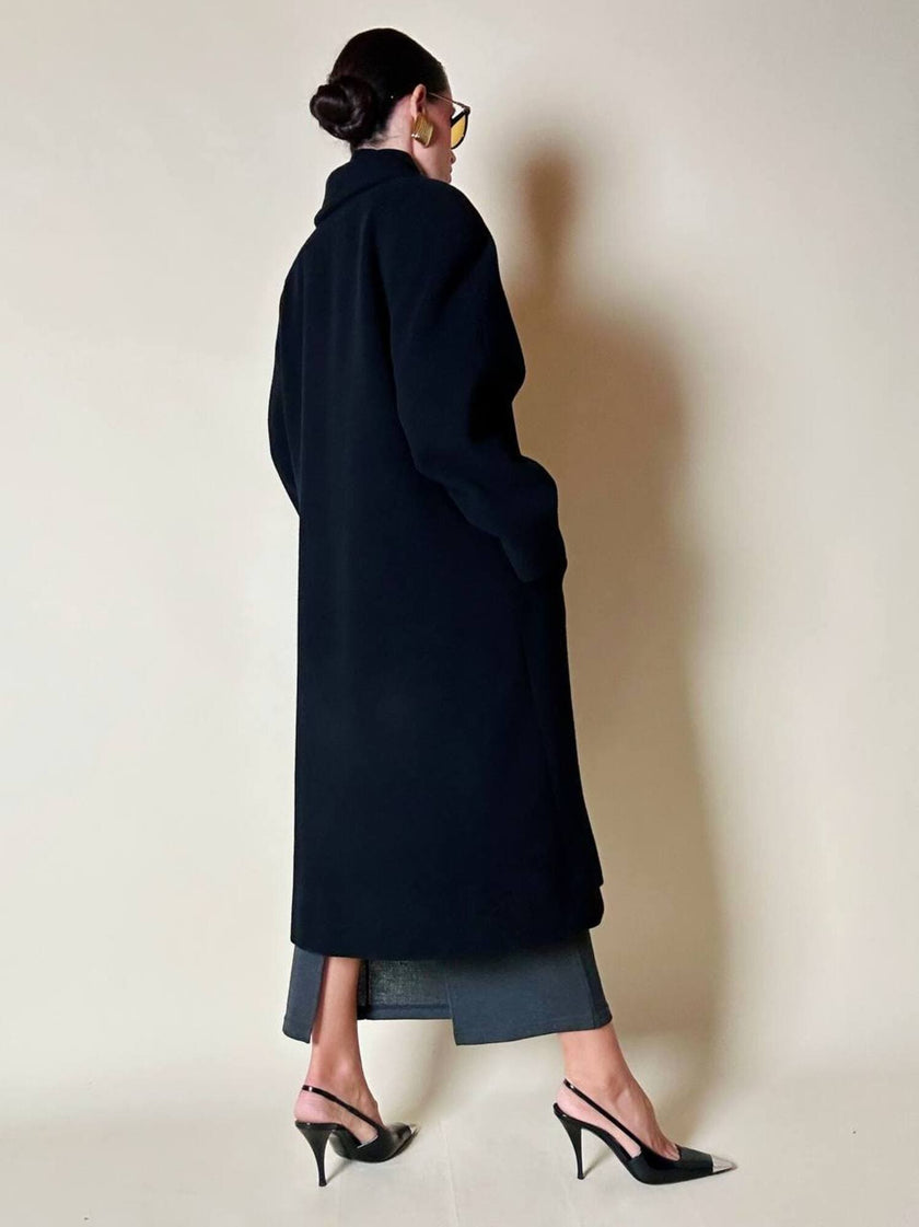 Cappotto doppiopetto oversize in lana nera