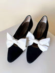 Scarpe vintage Yves Saint Laurent in camoscio nero con maxi fiocchi bianchi