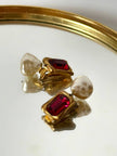 Orecchini vintage a clip con cristalli rosso rubino e perle barocche pendenti