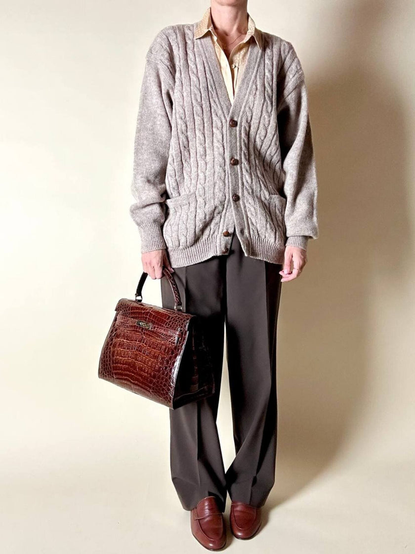 Borsa a trapezio in pelle di coccodrillo color cognac con tracolla e hardware oro Idra