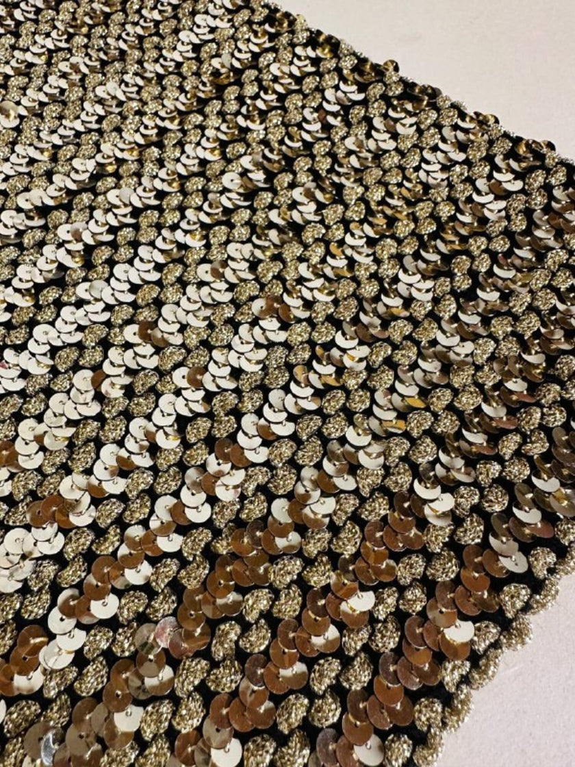 Top a fascia elasticizzato ricamato in paillettes e lurex oro
