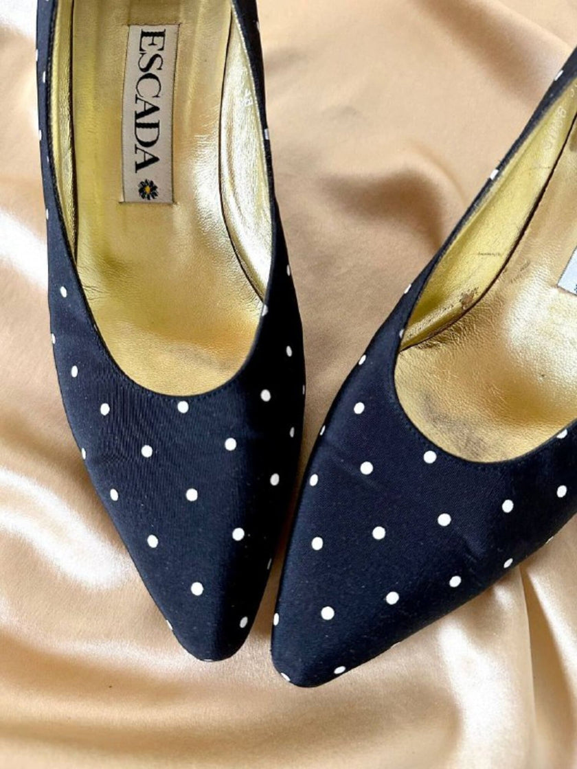 Décolleté in tessuto nero a pois bianchi “Escada”
