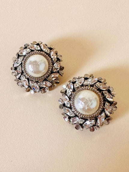 Clip a bottone in metallo argento con strass e perle cabochon