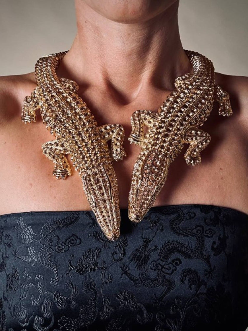 Maxi collier coccodrilli in metallo dorato  “Roberto Cavalli”