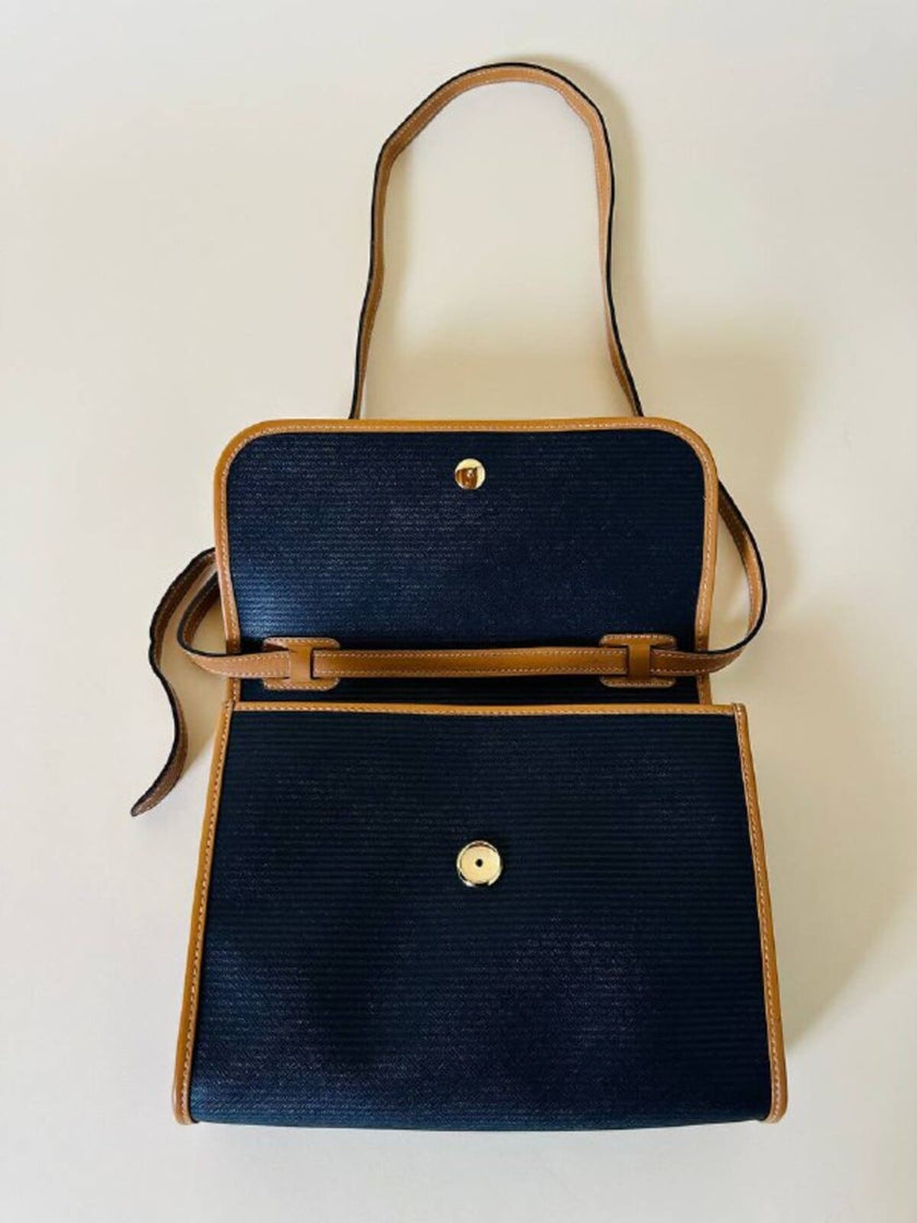 Borsa messenger in pelle nera stampata con profili cuoio “Yves Saint Laurent”