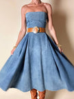 Abito sartoriale a fascia con gonna a ruota in denim effetto slavato