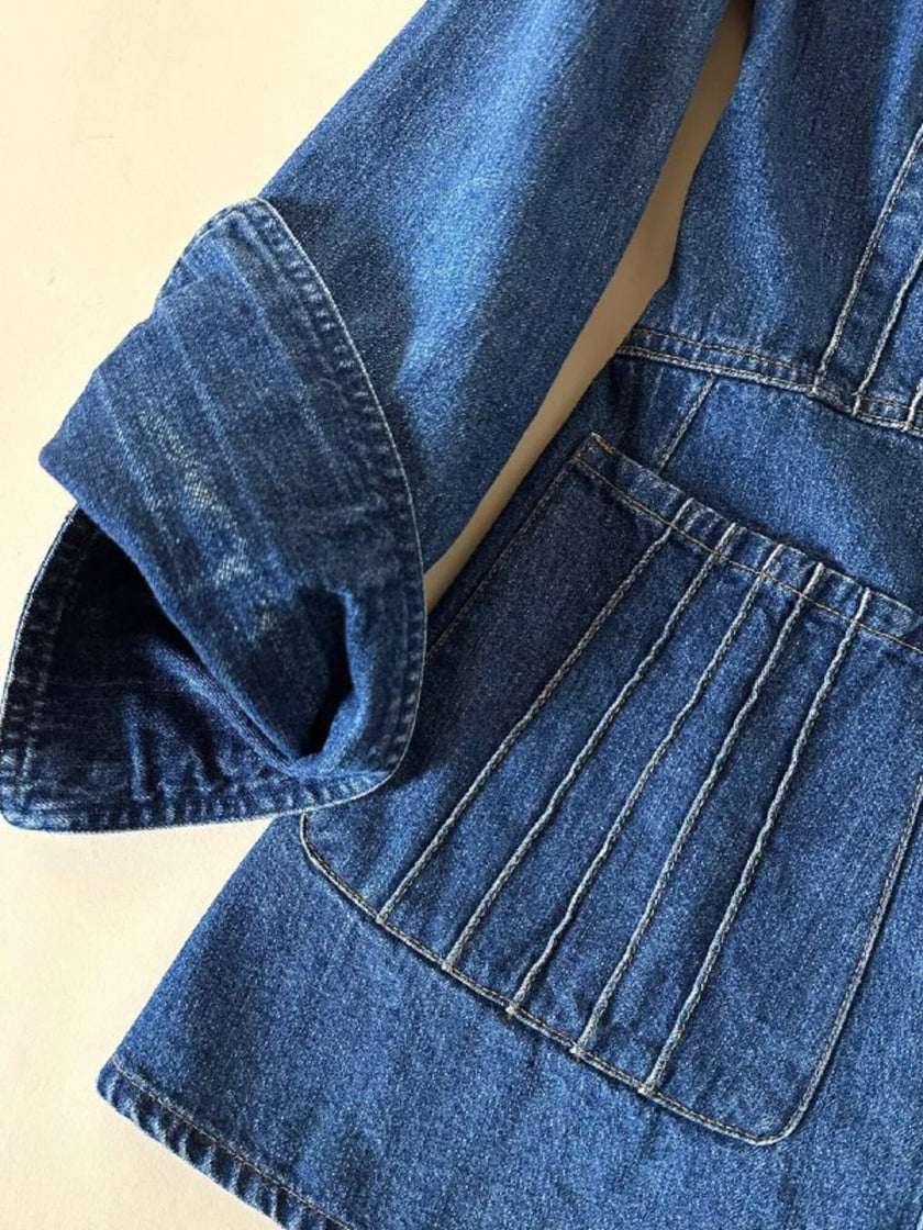 Giacca Christian Lacroix in denim modello sciancrato con lavorazione a nervature
