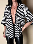 Camicetta vintage Guy Laroche con motivo chevron bianco e nero profili ondulati e bottoni dorati