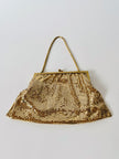Mini bag vintage in maglia metallica dorata con chiusura gioiello