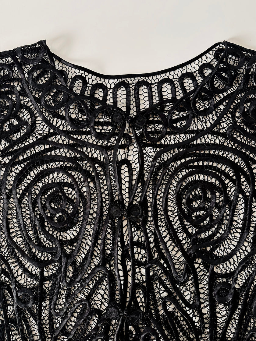 Giacca vintage in seta nera con ricami soutache e alamari