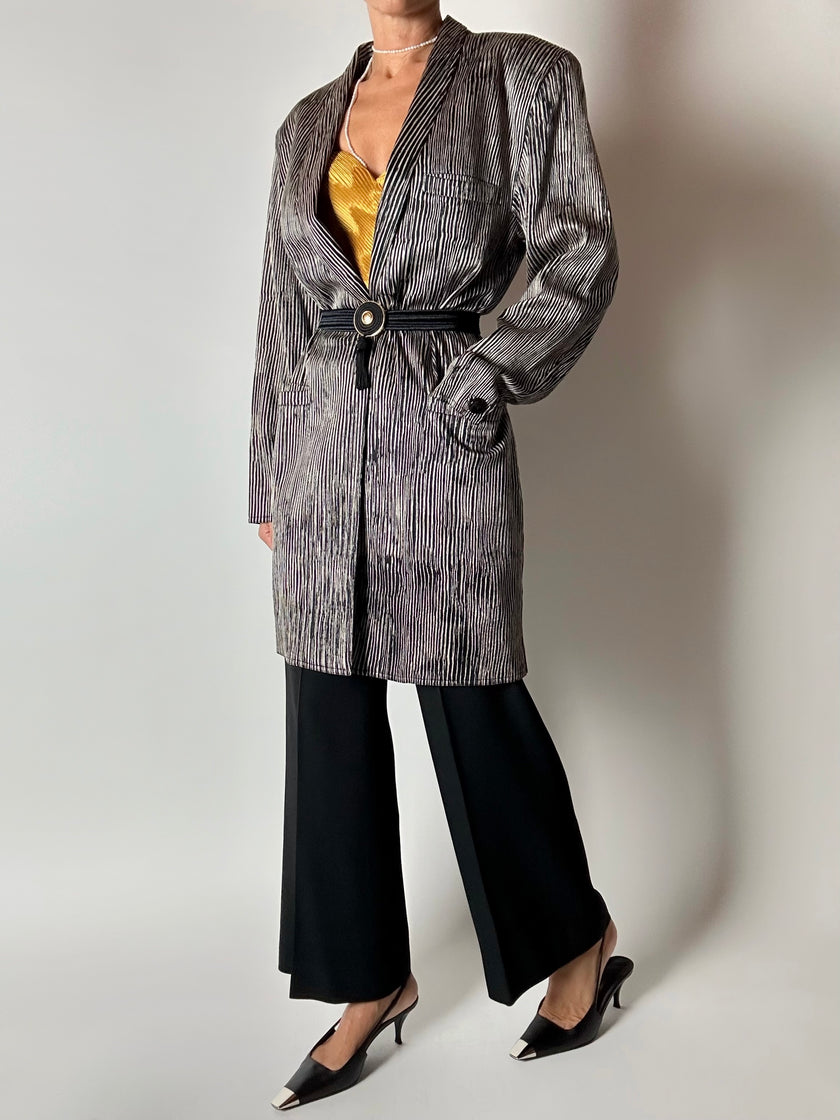 Blazer vintage Gianni Versace in seta goffrata a righe nere e avorio