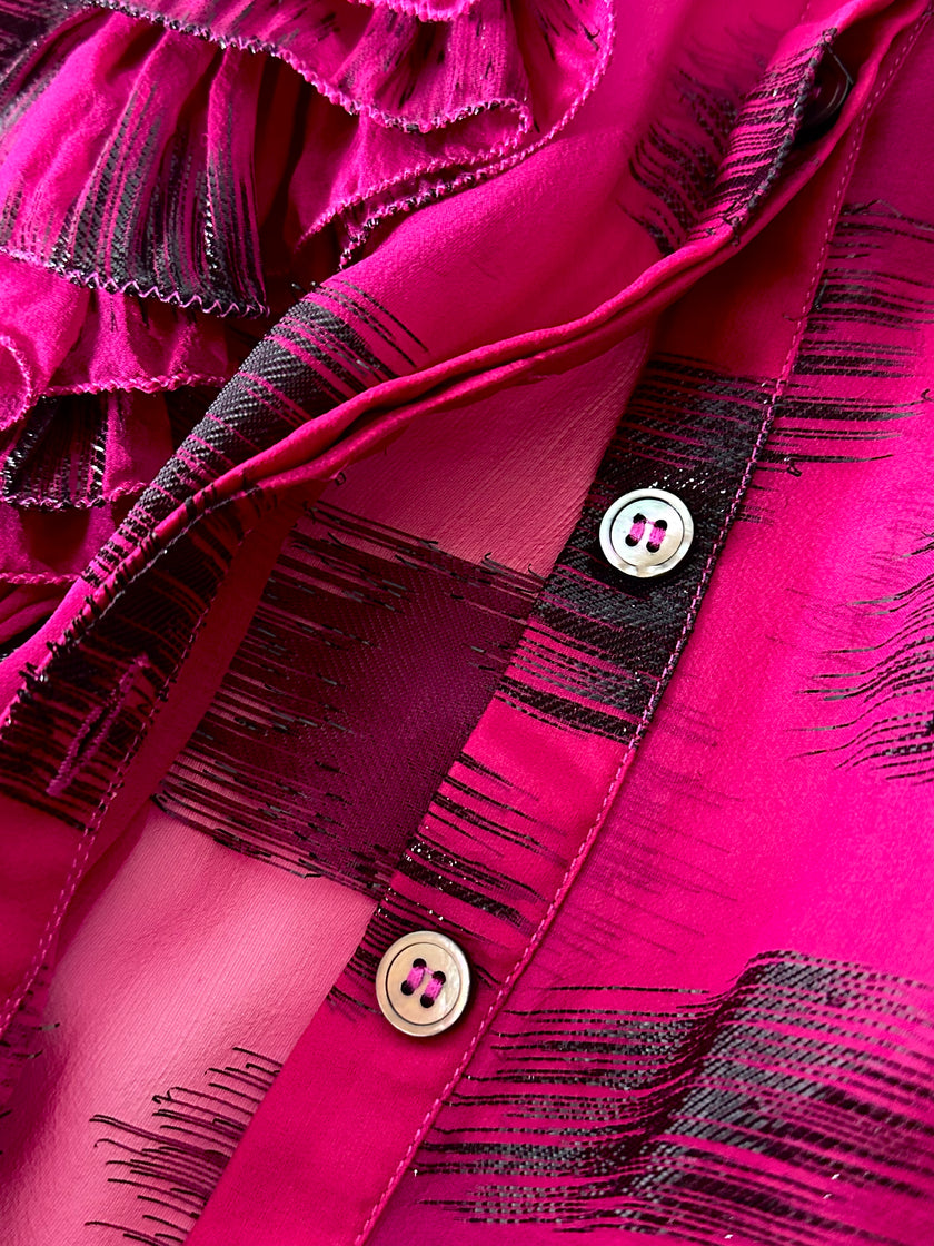 Camicia vintage Emanuel Ungaro in chiffon fucsia e lamé nero con volant plissé
