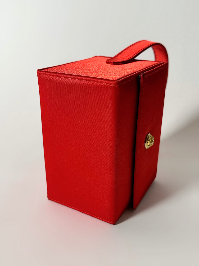 Mini bag vintage Versace Profumi in raso rosso con borchia medusa