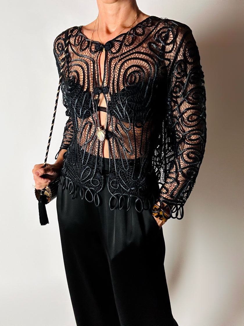 Giacca vintage in seta nera con ricami soutache e alamari