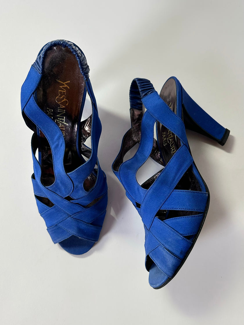 Sandali vintage Yves Saint Laurent con tomaia intrecciata in crêpe bluette