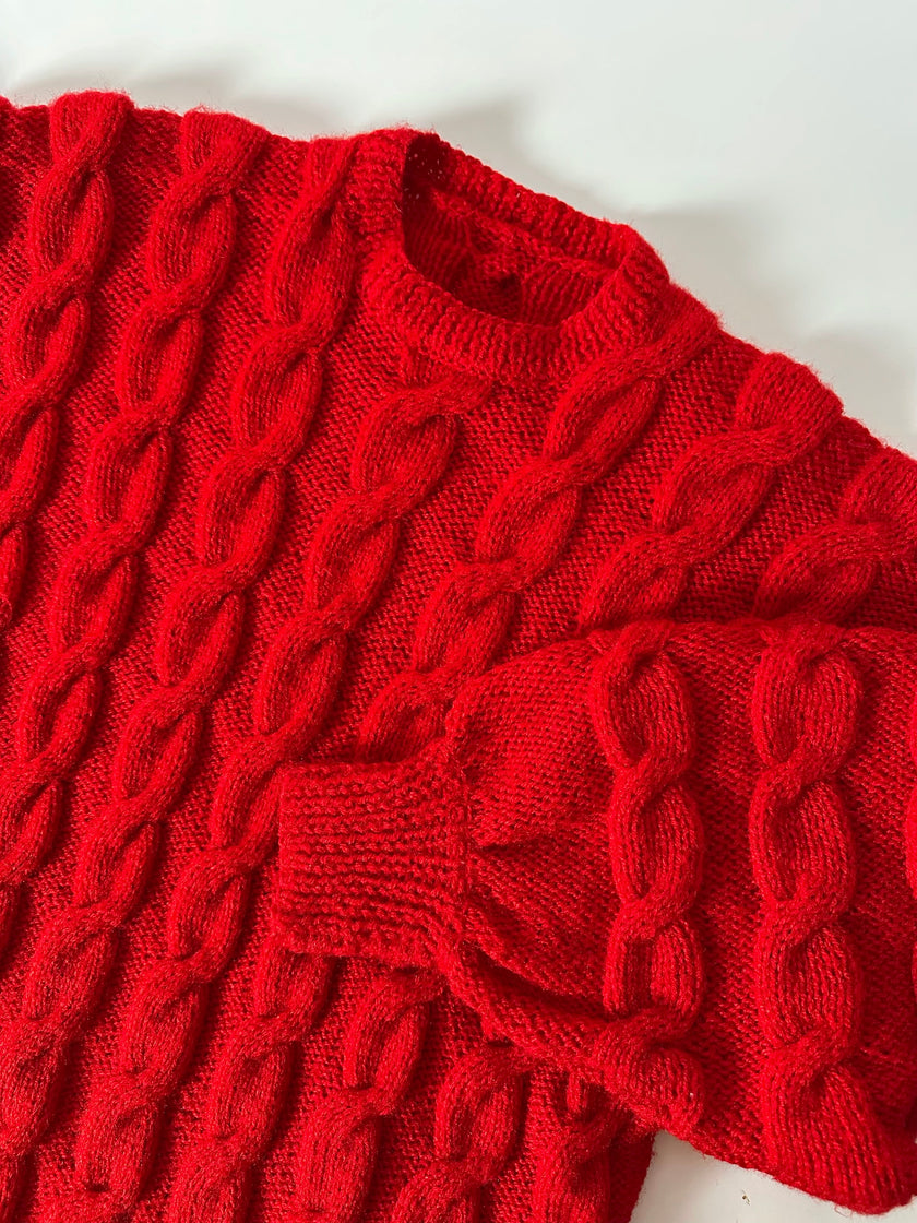 Maglione vintage fatto a mano in lana rossa con maxi trecce a rilievo