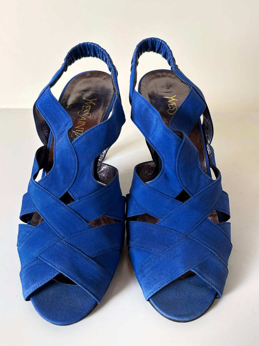 Sandali vintage Yves Saint Laurent con tomaia intrecciata in crêpe bluette