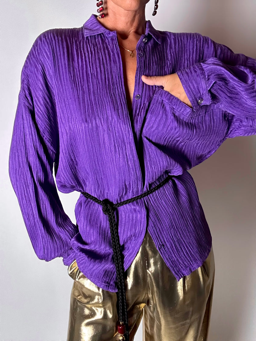 Camicia vintage Gianni Versace in seta goffrata viola con maxi tasca
