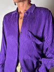 Camicia vintage Gianni Versace in seta goffrata viola con maxi tasca