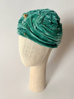 Turbante vintage fatto a mano in velluto verde acqua con drappeggi