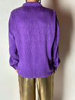 Camicia vintage Gianni Versace in seta goffrata viola con maxi tasca