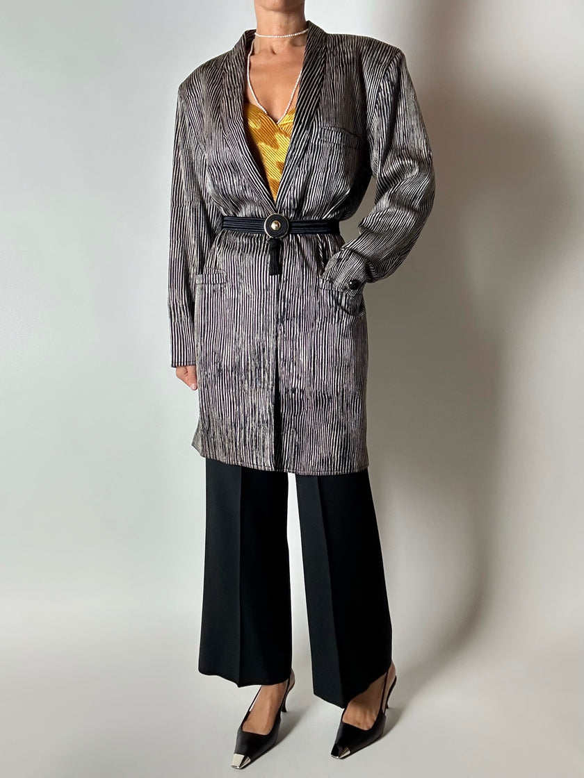 Blazer vintage Gianni Versace in seta goffrata a righe nere e avorio