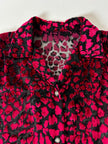 Camicia vintage in velluto dévoré amarena e lurex nero con motivo animalier