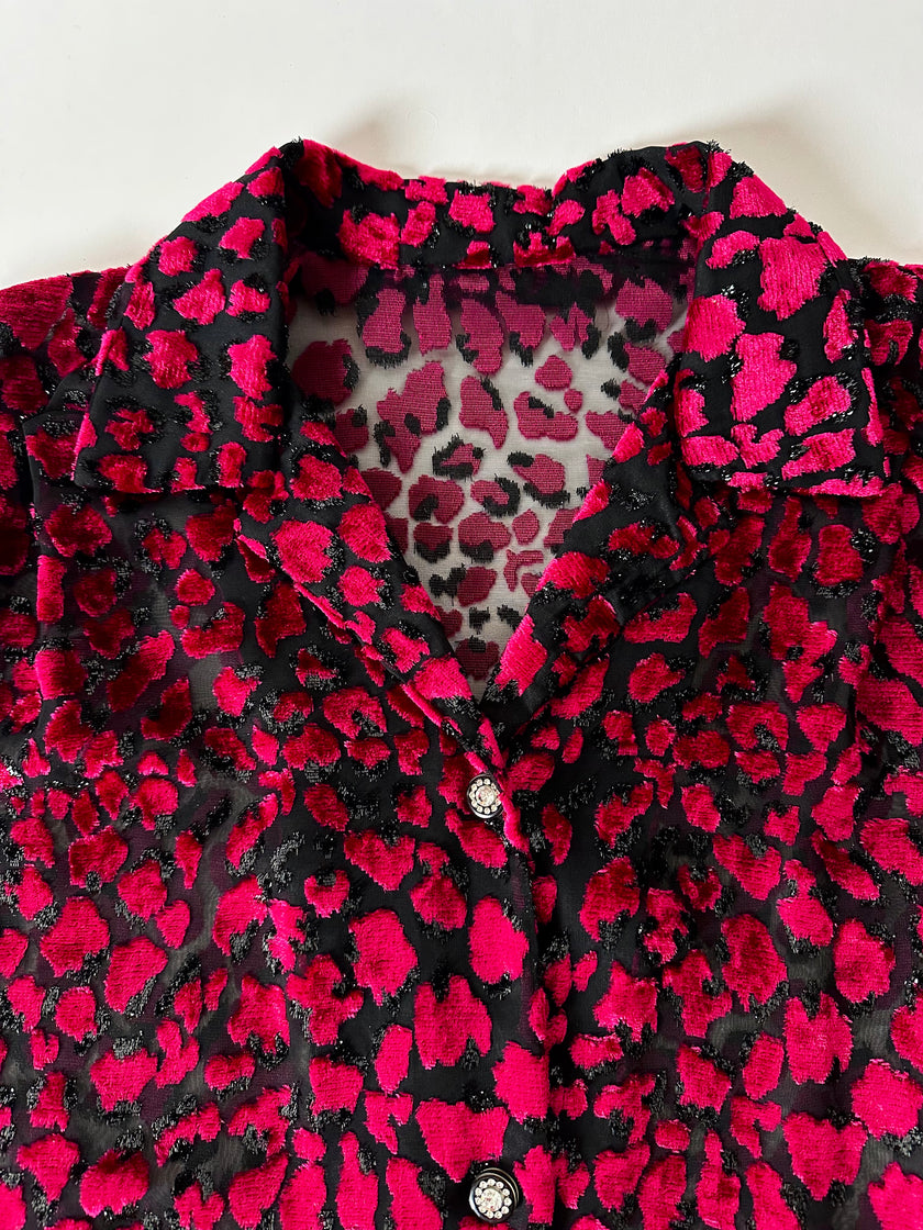 Camicia vintage in velluto dévoré amarena e lurex nero con motivo animalier