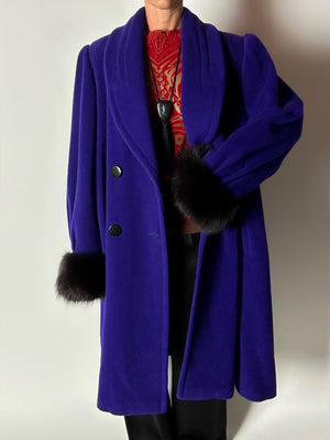 Cappotto vintage blu violaceo in lana con polsi in pelliccia di volpe nera