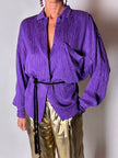 Camicia vintage Gianni Versace in seta goffrata viola con maxi tasca