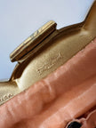 Pochette vintage Jays of Bond Street in maglia metallica dorata con chiusura gioiello