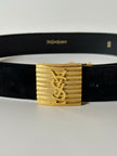 Cintura vintage Yves Saint Laurent in camoscio nero con maxi fibbia oro logata YSL
