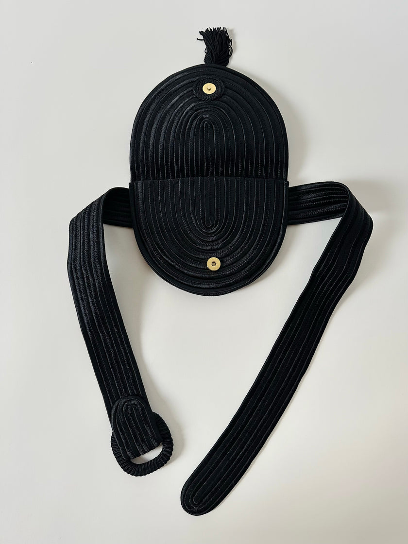 Cintura vintage in passamaneria sautache nera con nappa couture