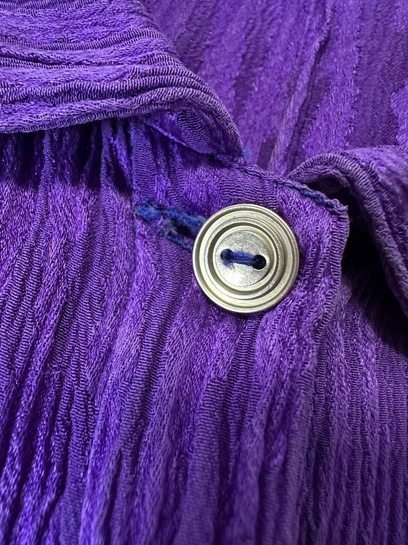 Camicia vintage Gianni Versace in seta goffrata viola con maxi tasca