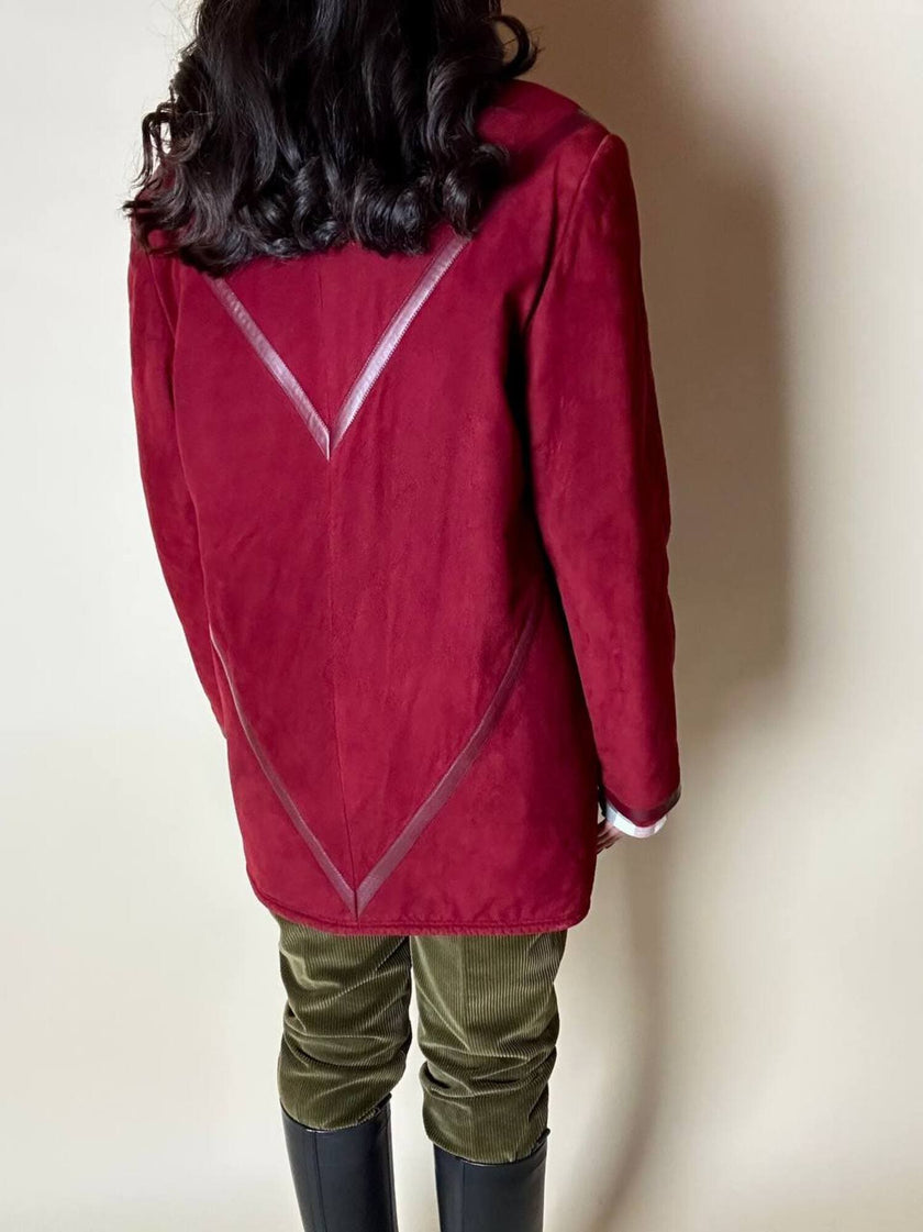 Giacca in suede borgogna con riporti in pelle e con interno in lana mélange in tinta