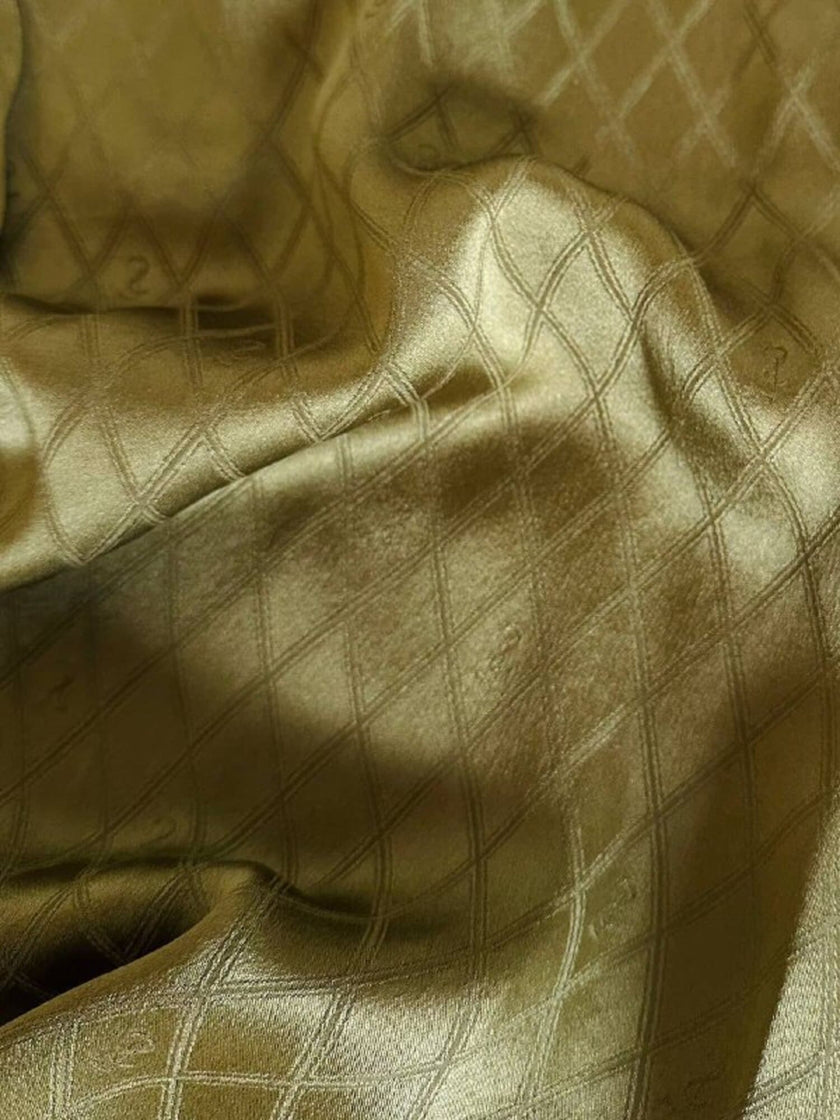 Camicia in seta jacquard verde oliva con motivo a losanghe