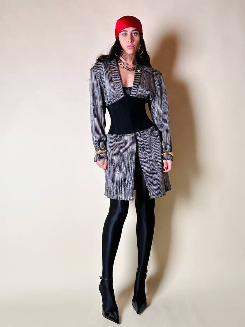 Blazer lungo in raso di seta a righe bianche e nere “Gianni Versace”
