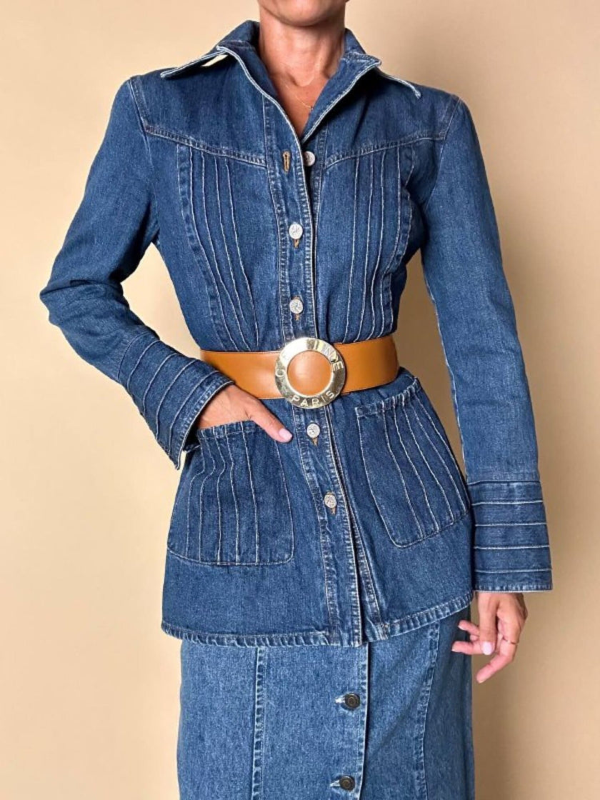 Giacca Christian Lacroix in denim modello sciancrato con lavorazione a nervature