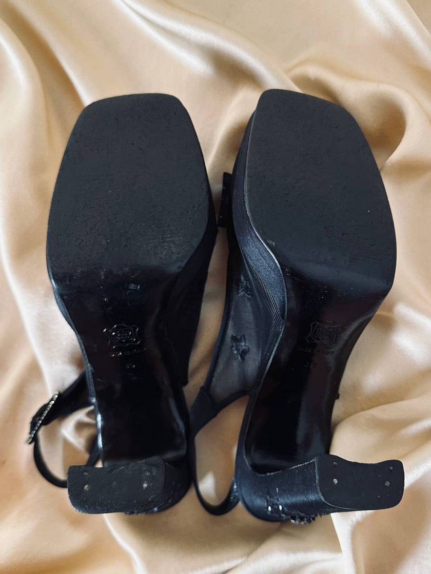 Slingback con plateau in raso di seta e rete ricamata “Gianni Versace”