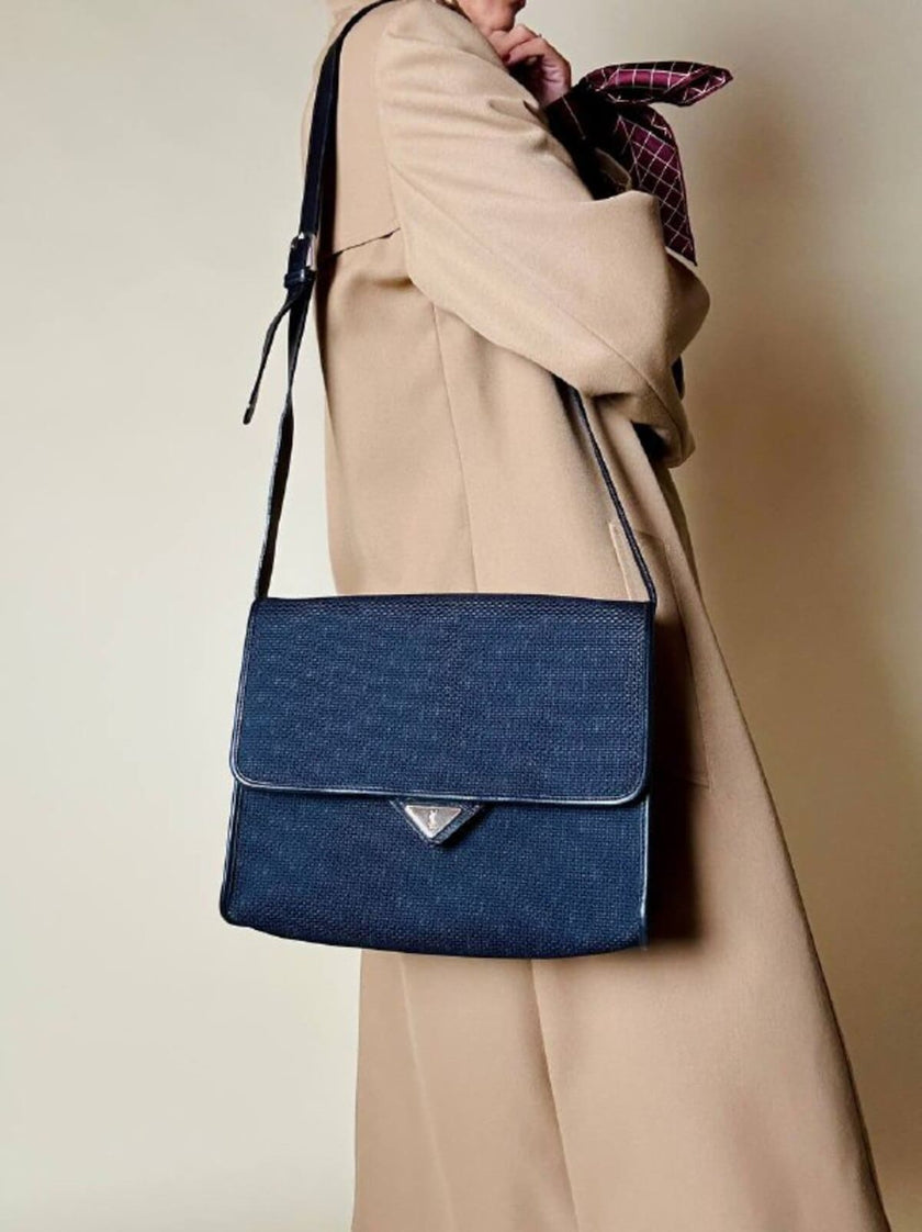 Borsa messenger in tessuto plastificato e pelle blu “Yves Saint Laurent”