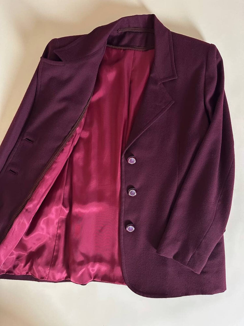Blazer sartoriale in rasato di lana bordeaux con bottoni gioiello